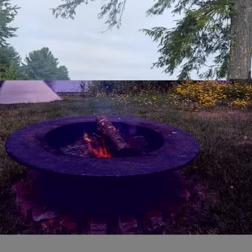 Smile Awhile 擁有鬱鬱蔥蔥的北伍茲景觀，高聳的松樹和風景優美的自然步道，是寧靜的森林度假勝地。